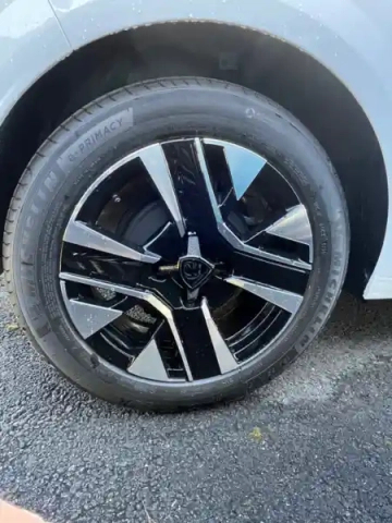 Peugeot 208 hybrid 110 ch e-dcs6 — photo 16
