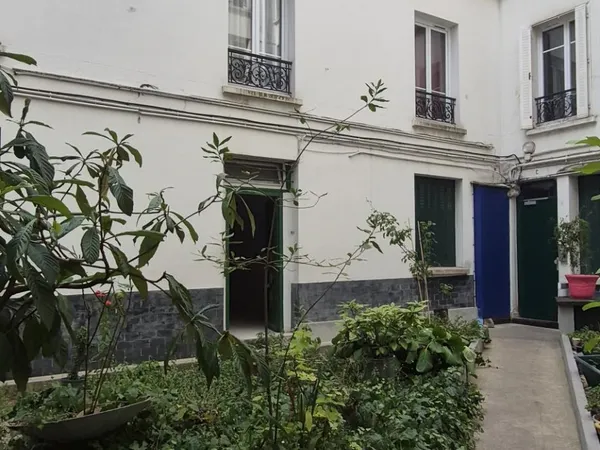 PARIS 11 ème RUE OBERKAMPH STUDIO DE 20,61 m2 SUR COUR VEGE
