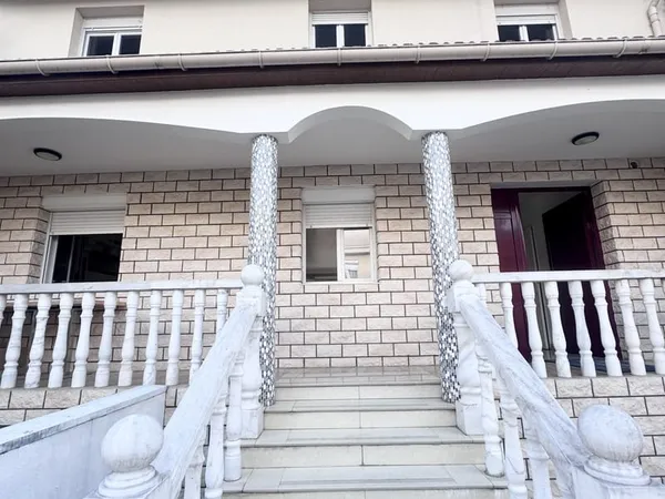 Maison 8 pièces 173 m²