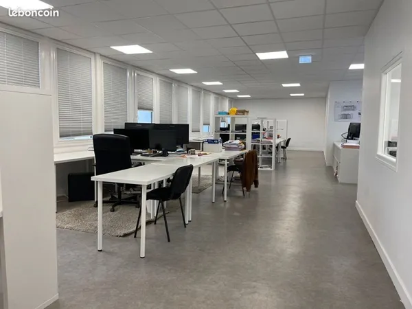 Bureaux 180 m² QUEVERT