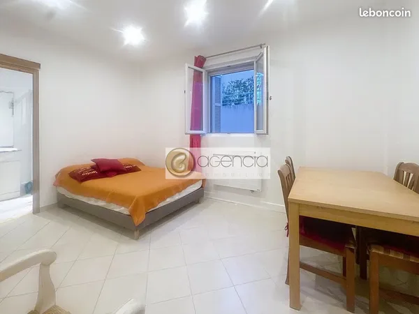 Studio 1 pièce 24 m²