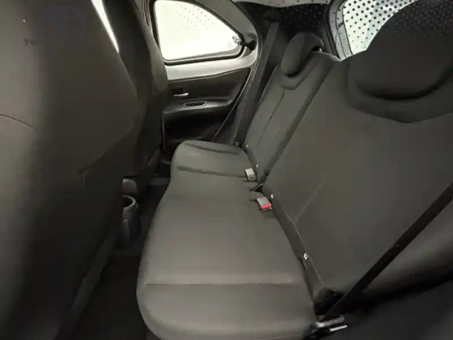 Toyota Aygo 1.0 s-cvt 72 dynamic — photo 13