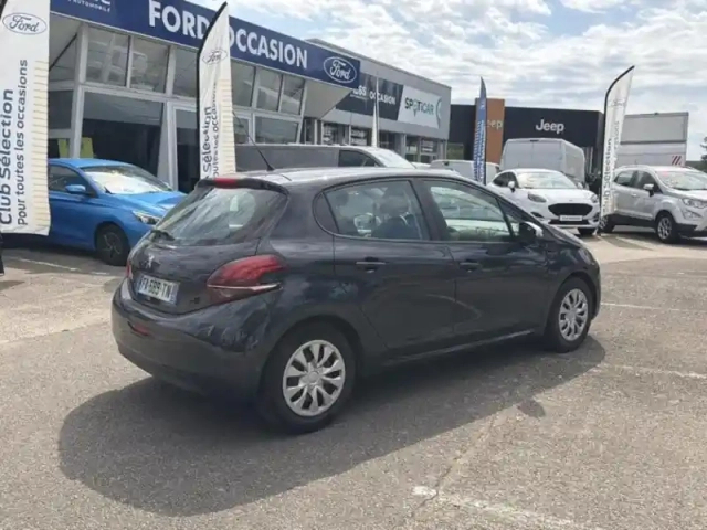 Peugeot 208 1.2 puretech 68ch like 5p — photo 5