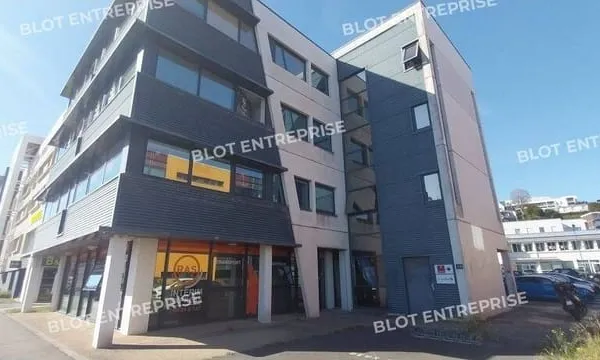 Bureau 380 m²