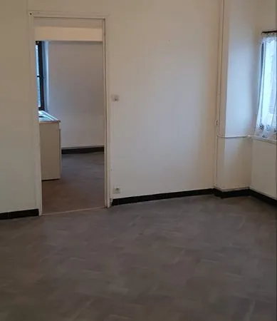 Appartement F2 centre historique Joigny