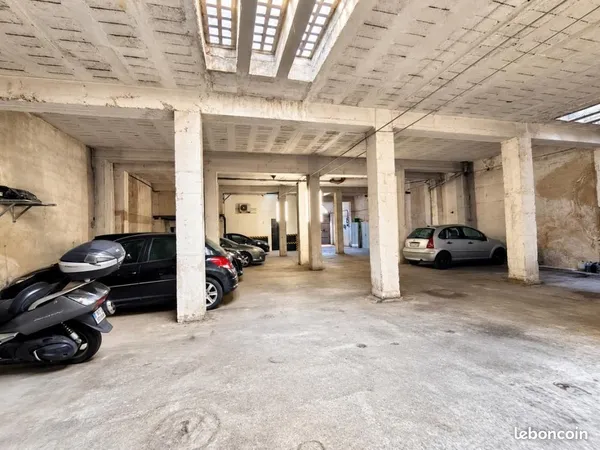 Local autos, bureaux Marseille