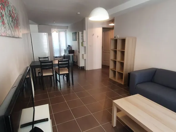 2 pièces + cuisine - meublé - 47 m²
