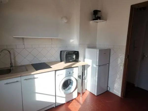 Agréable t1 meublé bien situé centre hyeres