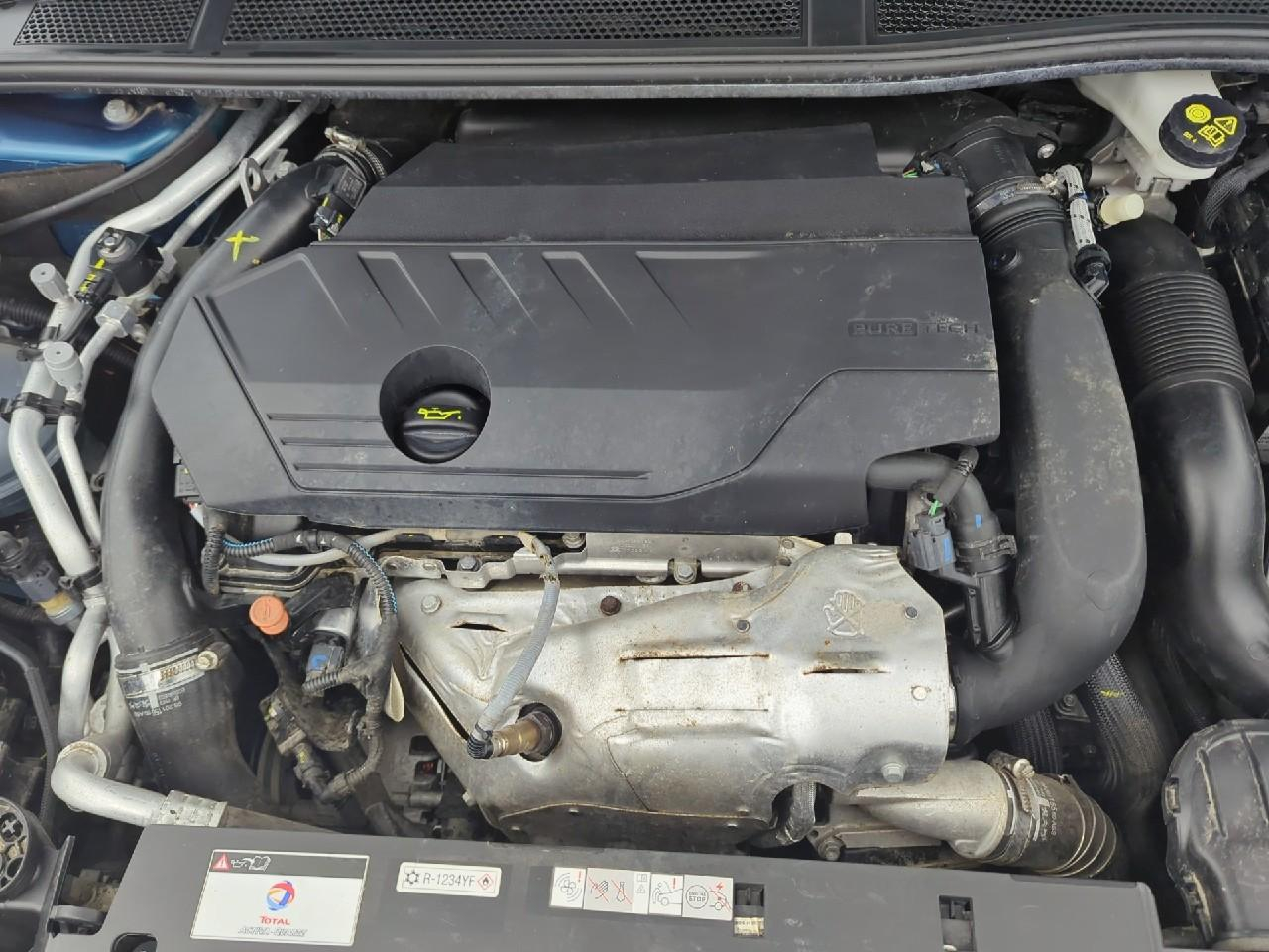 Peugeot 408 phev 225 e-eat8 gt — photo 16