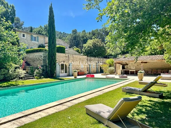 Luberon, propriété à louer