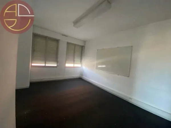 Bureaux 83 m²