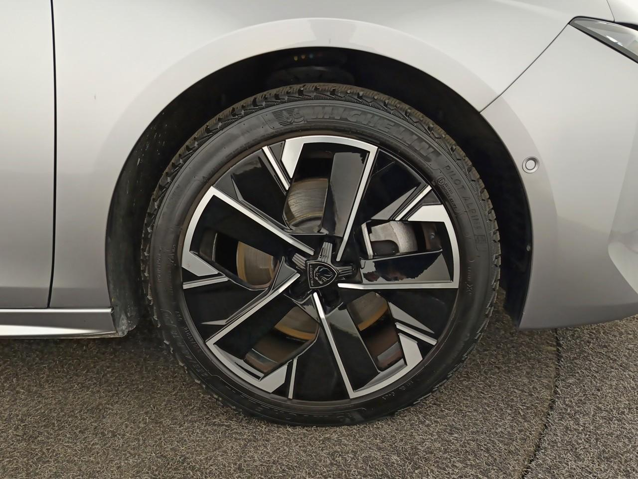 Peugeot 508 sw hybrid 225 e-eat8 gt — photo 11