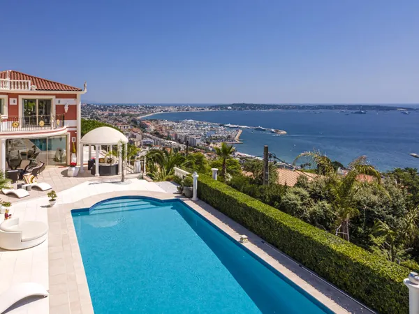 Villa de luxe avec vue panoramique sur la mer - Super Cannes