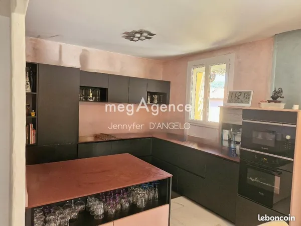 Propriété 5 pièces 136 m²