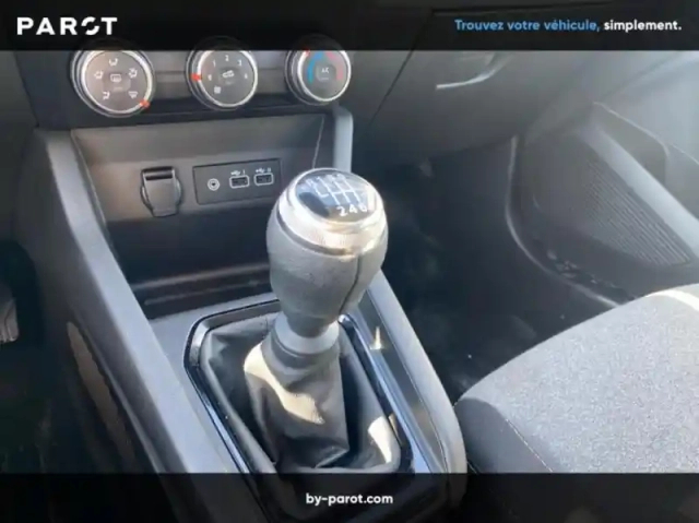 Renault Clio 1.5 blue dci 100ch evolution - 24 — photo 8