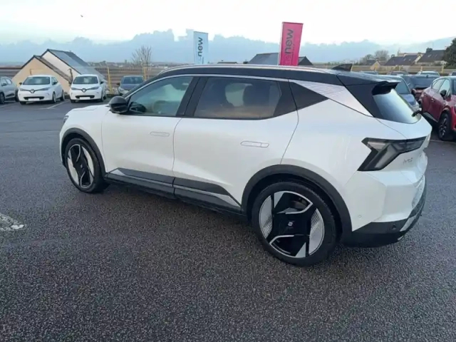 Renault Scenic e-tech électrique 220 ch grande autonomie — photo 26