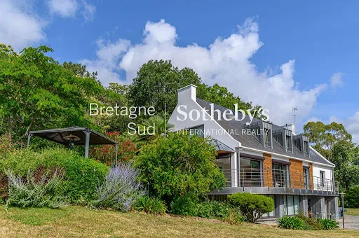 Maison 10 pièces 240 m²