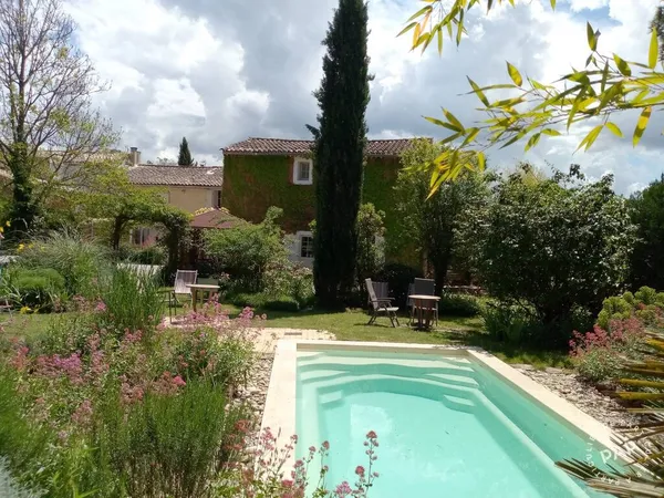 Maison 10 pièces 237 m²