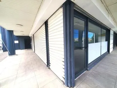 GRAND LOCAL DE 92M² EN RDC JARRY