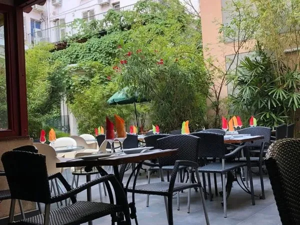 Cession fonds de commerce restaurant et vente appartements - avenue Jean Medecin Nice