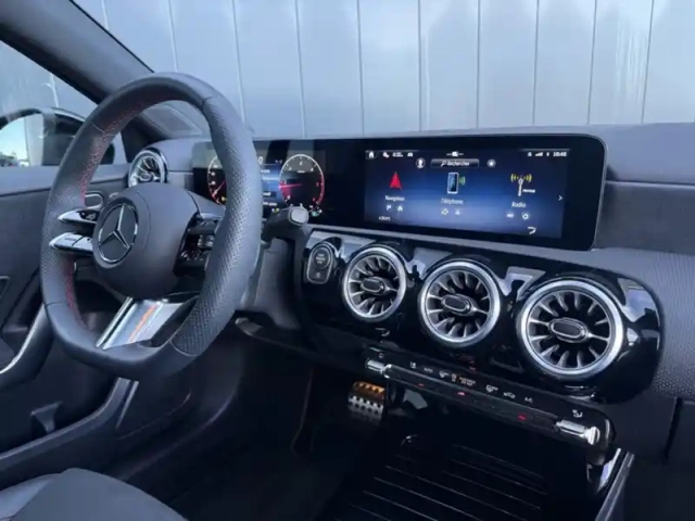 Mercedes Classe A 200 d amg line — photo 11