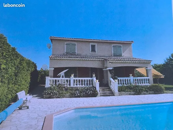 Maison T 5 de 139m2 terrain 858m2