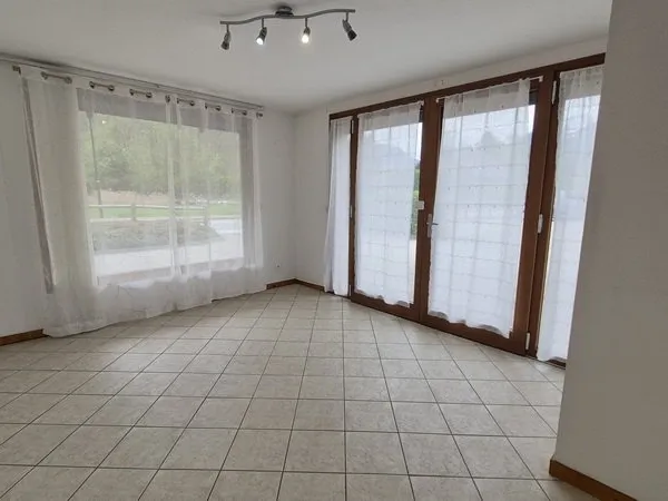 Allemond - Local Commercial Avec Garage