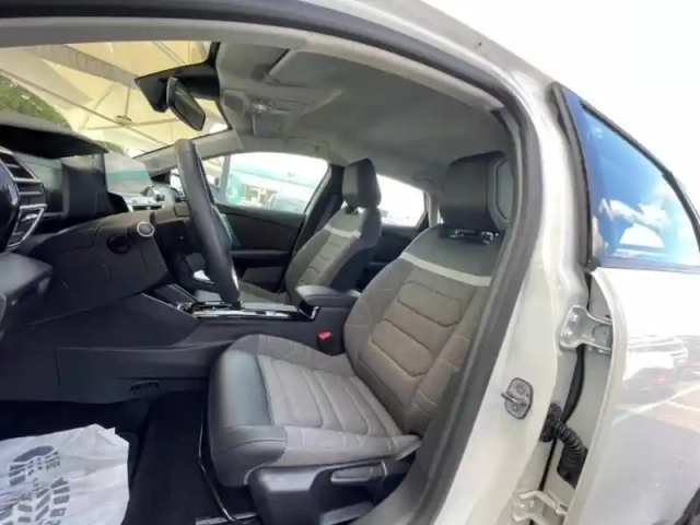 Citroën C4 moteur électrique 136ch (100 kw) feel pack automatique — photo 8