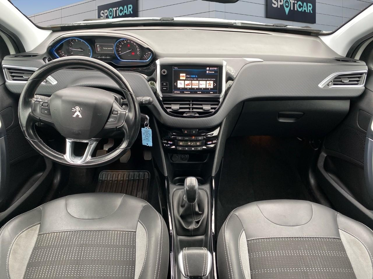 Peugeot 2008 1.2 puretech 110ch allure s&s — photo 8