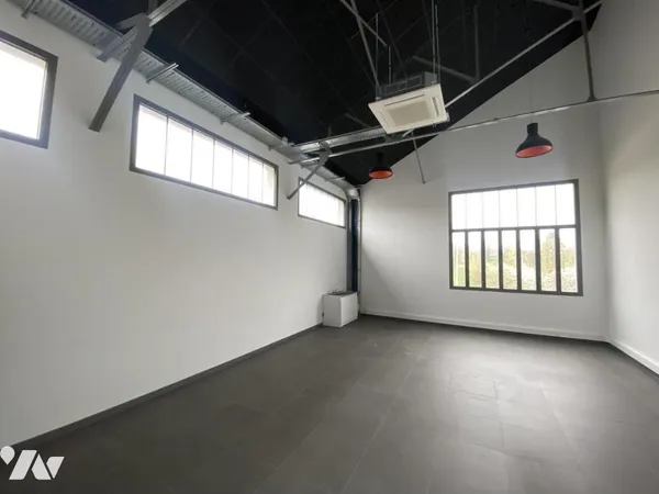 Local d'activités 56 m²