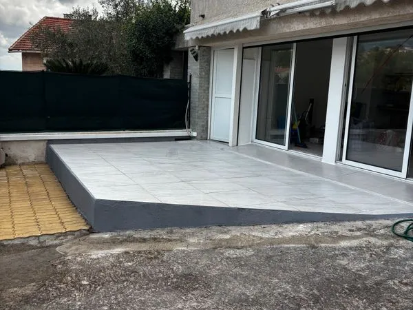 Location meubléeT2 de 35m2 dans villa terrasse terrain vue Coudon