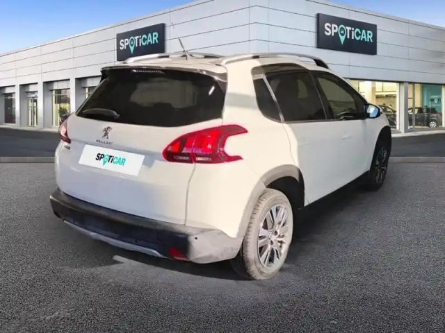 Peugeot 2008 puretech 110ch s&amp;s eat6 allure — photo 2