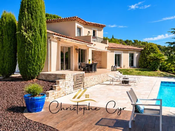 SAINT-RAPHAËL - VILLA AVEC PISCINE, ENVIRON 150 M², TERRAIN DE 1 500 M²