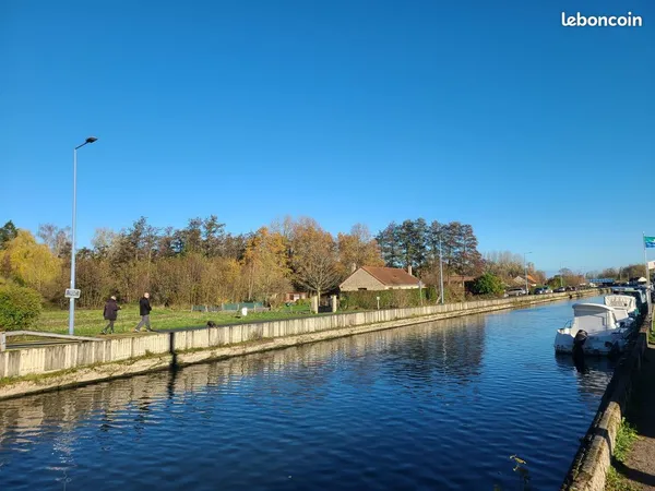 T2 rénové 35 m² avec vue sur le canal, proche Béthune