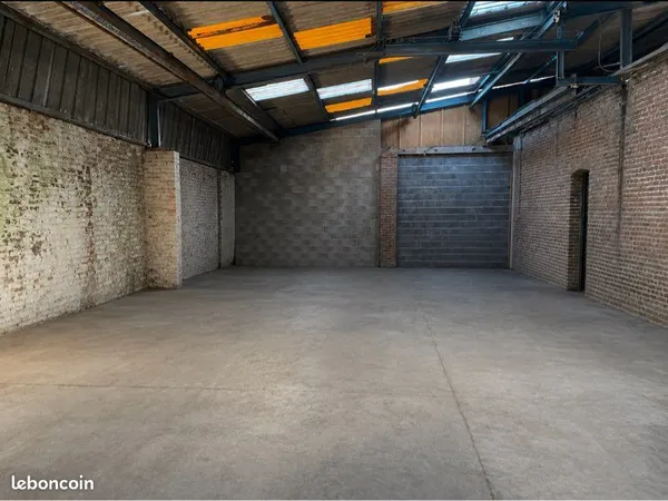 ENTREPÔT / LOCAL PROFESSIONNEL 200 m² - CENTRE DE GENECH