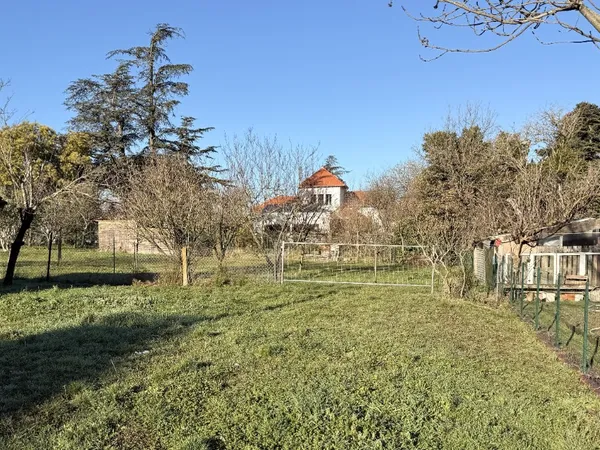 Terrain 1007 m²