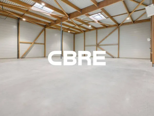 Local d'activité 5483 m²