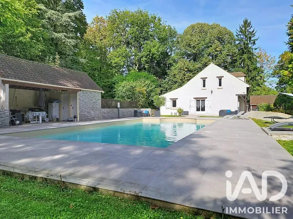 Maison 7 pièces 222 m²