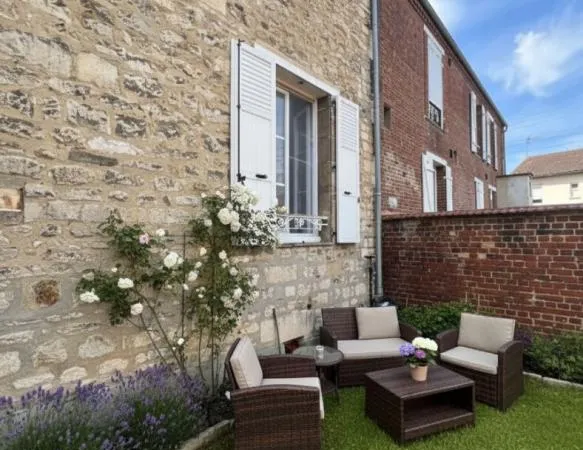 Maison de ville 3 chambres avec court privée