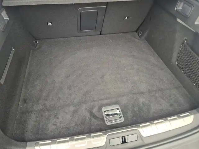 Peugeot 408 phev 225 e-eat8 — photo 6