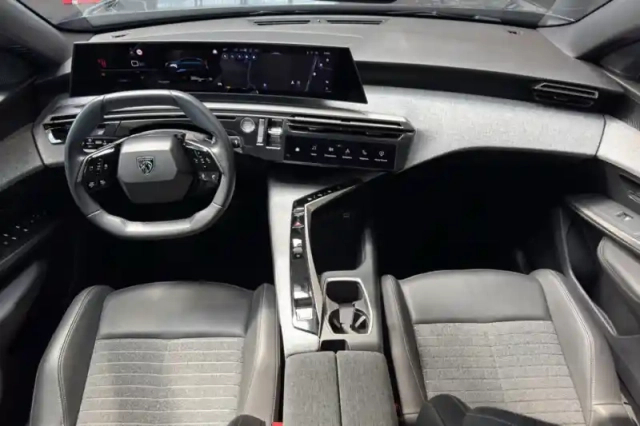 Peugeot 3008 hybrid 136 e-dcs6 — photo 16