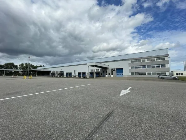 Entrepôt 28583 m²