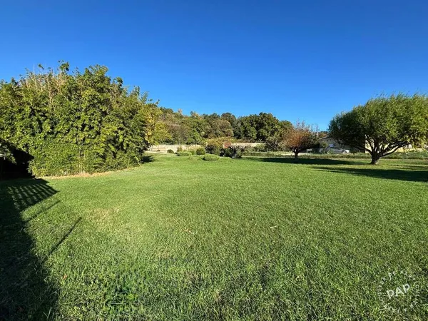 Terrain 833 m²