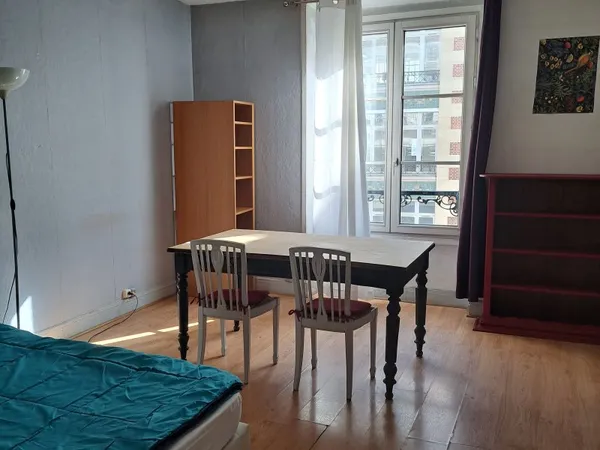 Loue chambre dans colocation