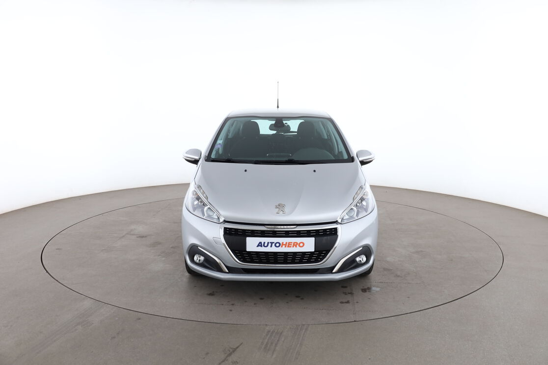 Peugeot 208 1.2 PureTech Allure — photo 8