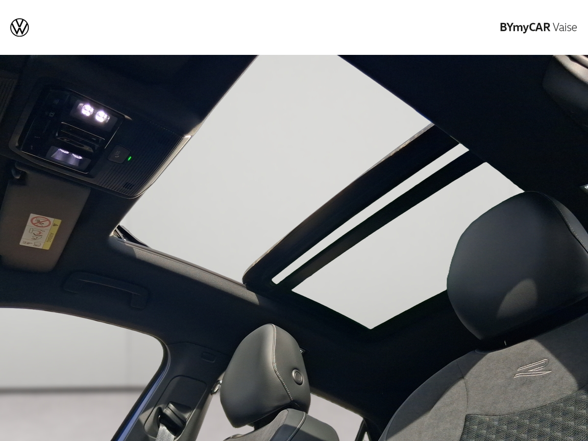 Volkswagen T-Roc 1.5 eTSI EVO2 Hybrid 150 ch DSG7 — photo 14
