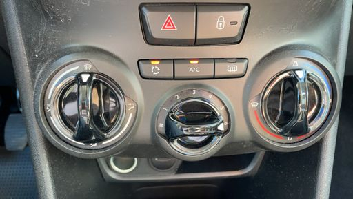 Peugeot 208 1.2 PureTech 82 - Active – 2019 – 32567 km – Essence – Boîte Manuelle — photo 13