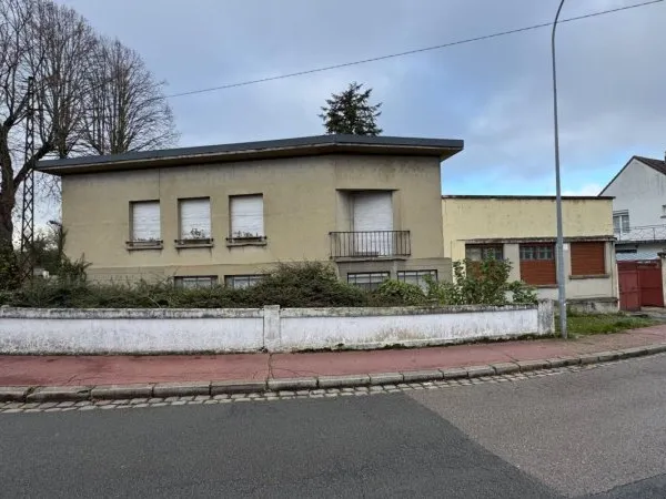 Maison à Abbeville 10 pièce(s) 212 m2 proche centre ville
