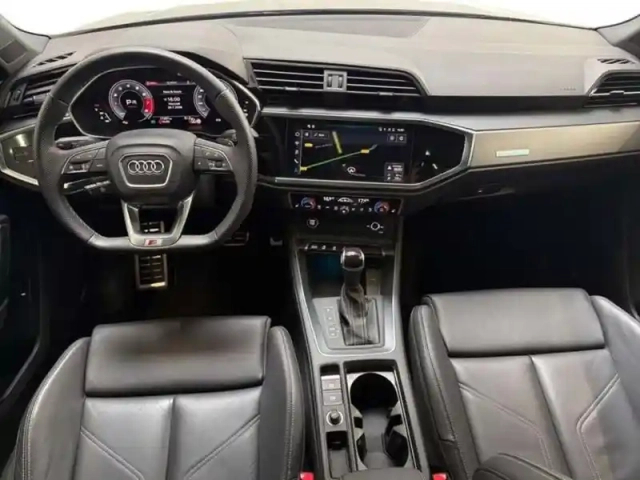 Audi Q3 35 tfsi 150 ch s tronic 7 s line plus — photo 29