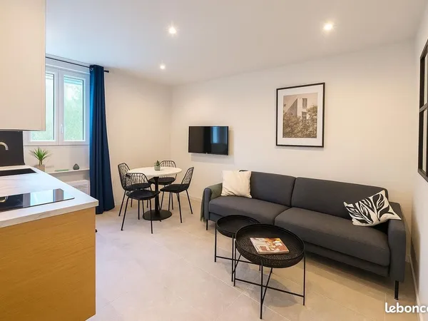Studio meublé Vieil Antibes
